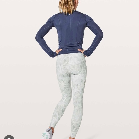 Lululemon Speed Up Tight - Picture 2 of 11